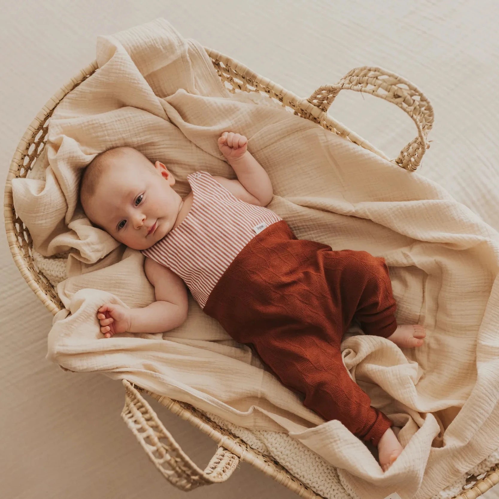 Babystrampler "Streifen Rost"