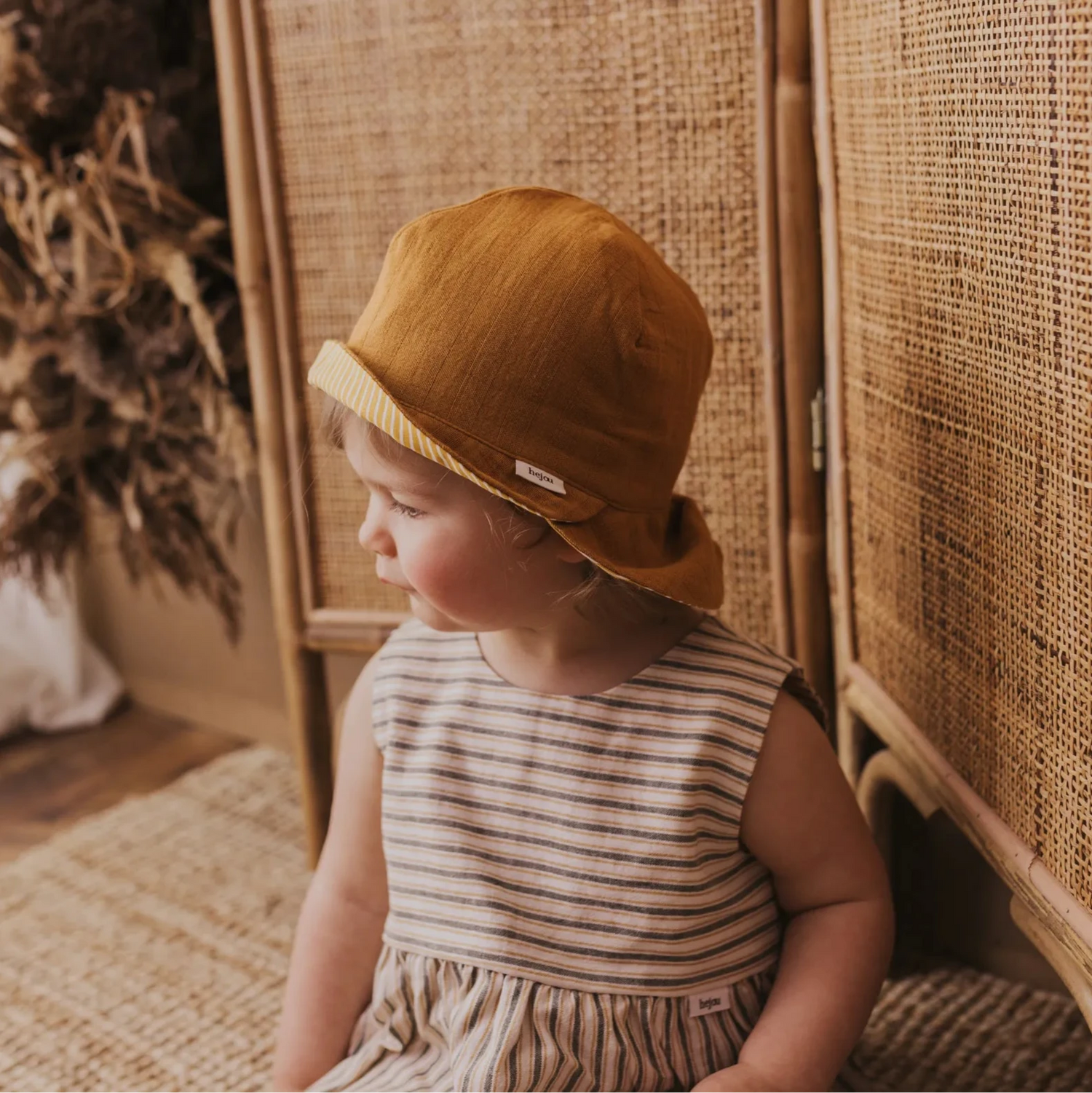 Wende-Sonnenhut Musselin "Curry/Streifen" - 2 in 1