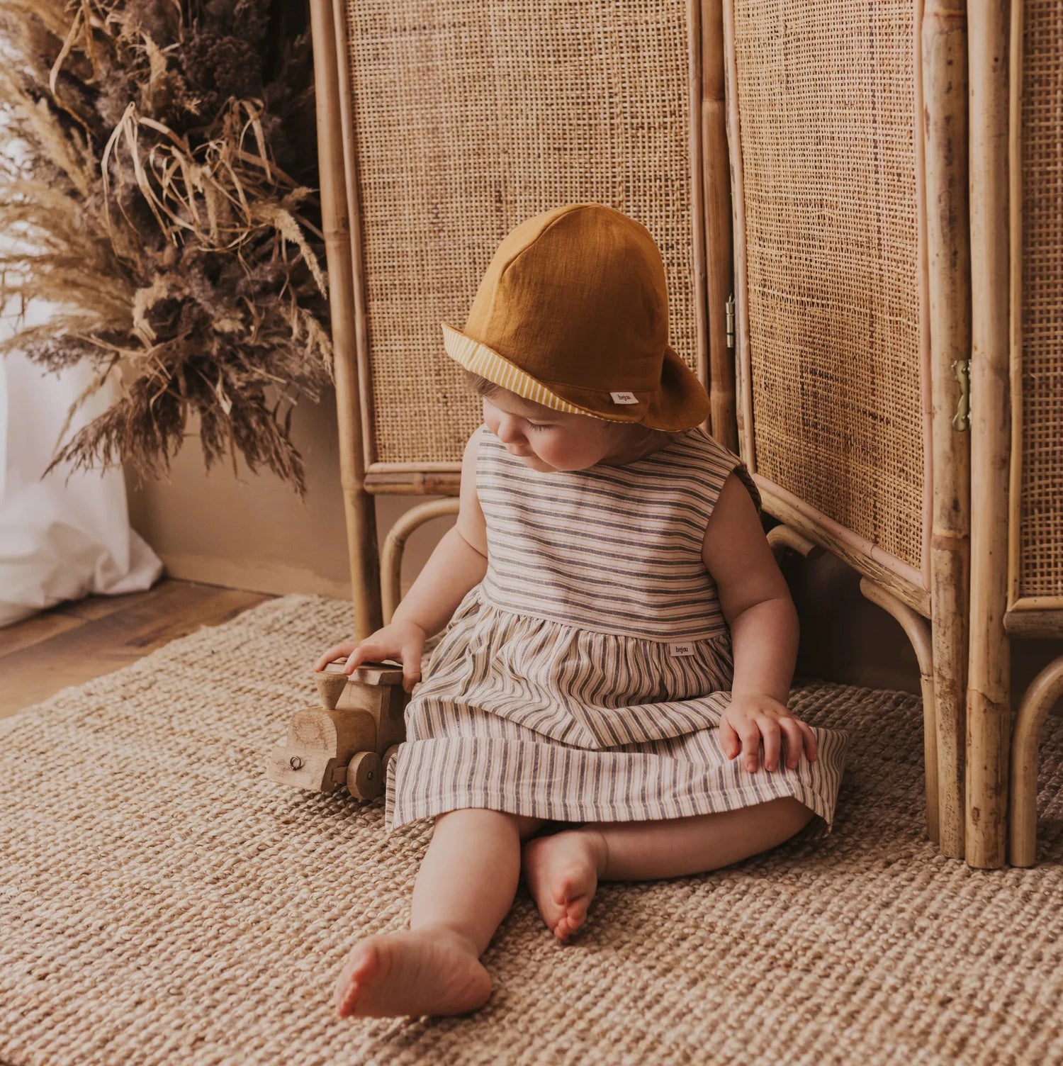 Wende-Sonnenhut Musselin "Curry/Streifen" - 2 in 1