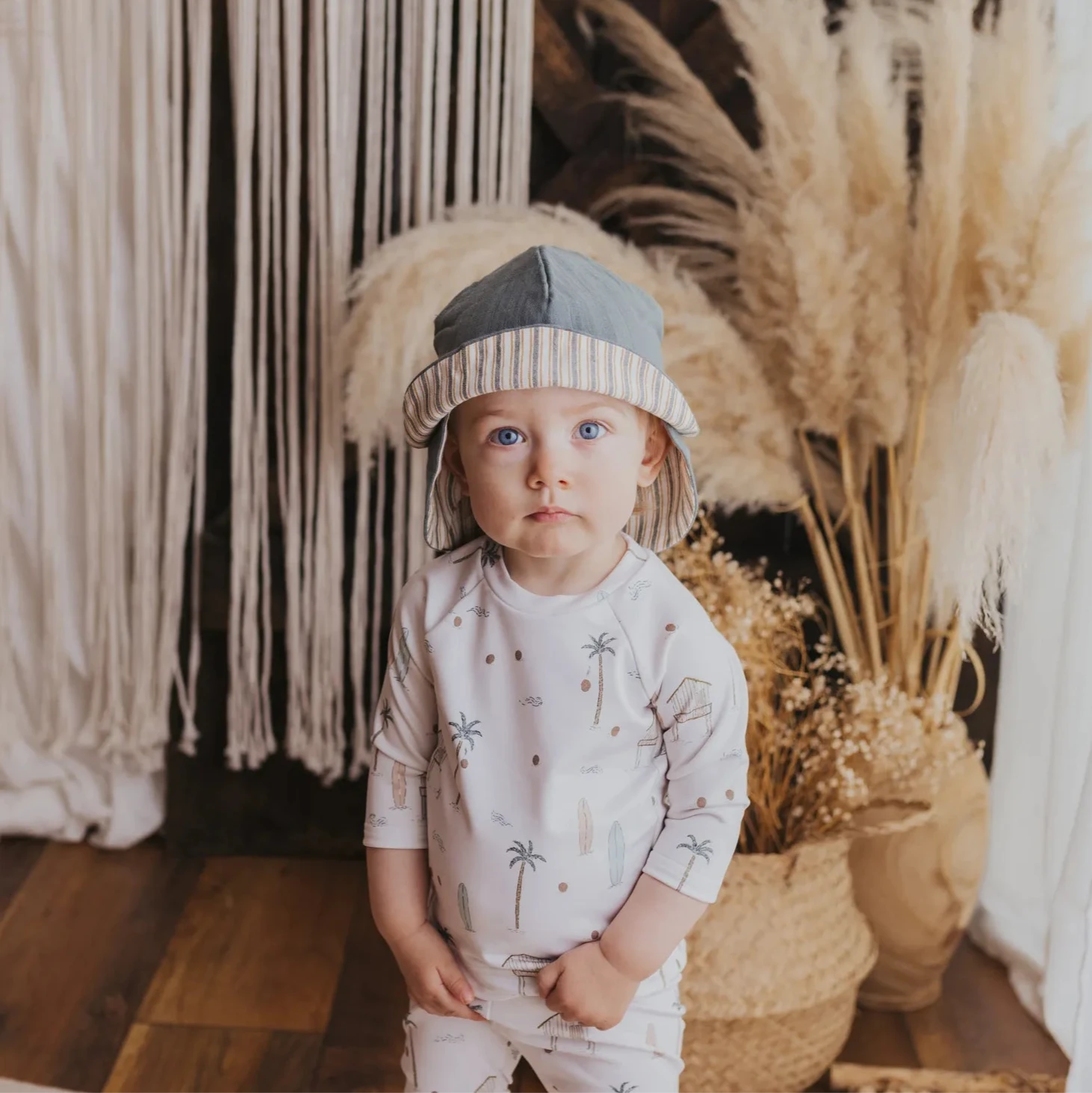 Wende-Sonnenhut Musselin "Grün/Streifen" - 2 in 1